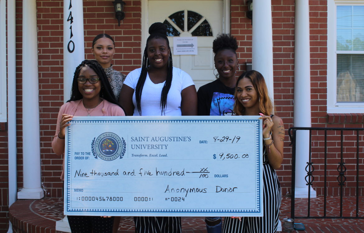 5 students receive $9500 scholarship to bridge the gap